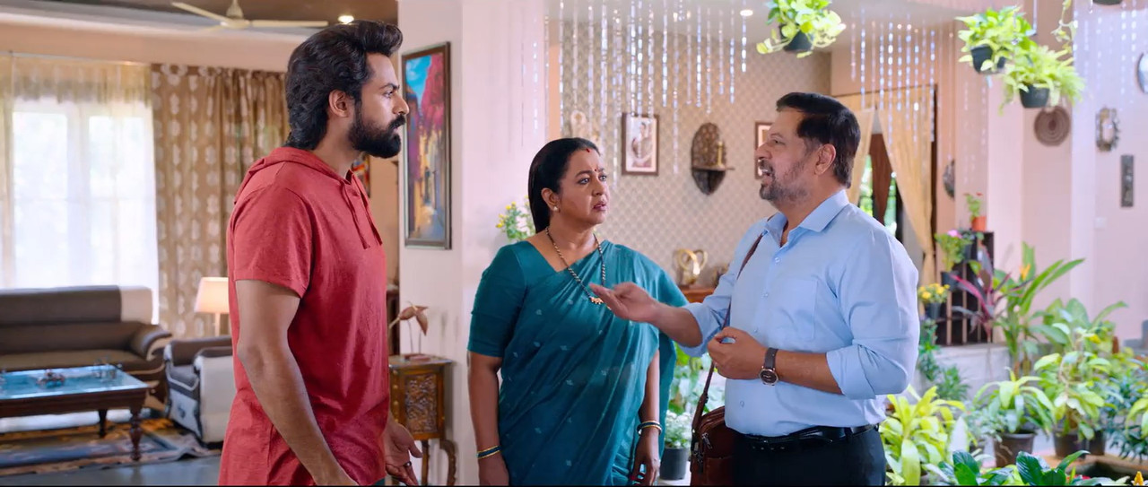 Aadikeshava 2023 WebRip [Tamil + Telugu + Malayalam] 480p, 720p ESub Screenshot