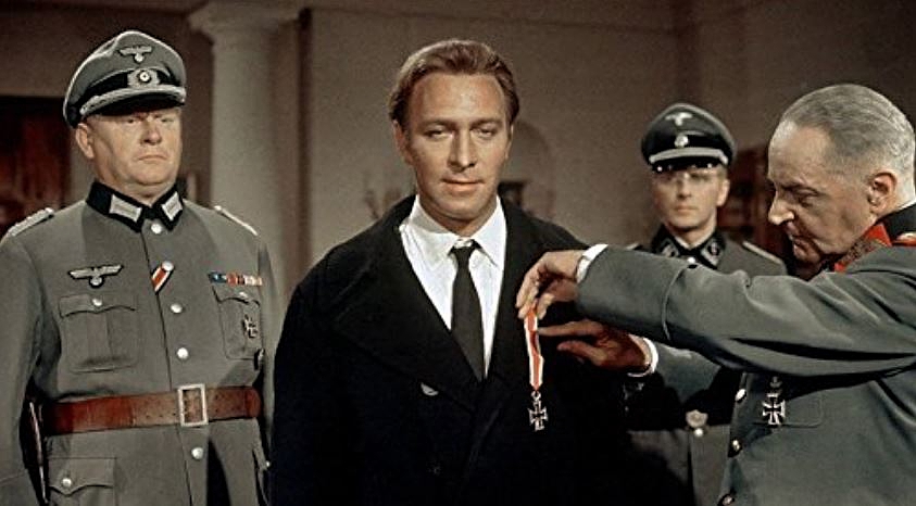 THUNDERBALL-GERT-FROBE-TRILPECROSS-FOTOR-2.jpg