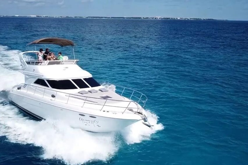 University 46 ft boat charter Cancun - Panoramic view showing spacious deck perfect for Isla Mujeres tours