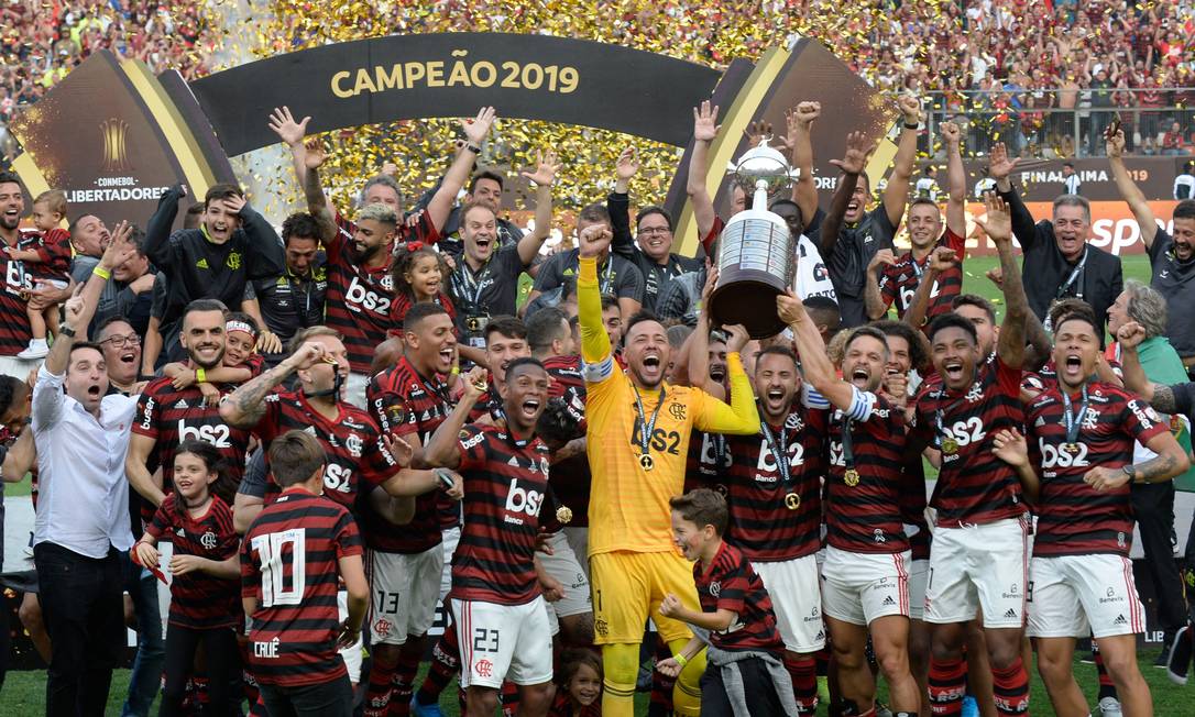 Jogadores do Flamengo comemorando a Copa do Brasil