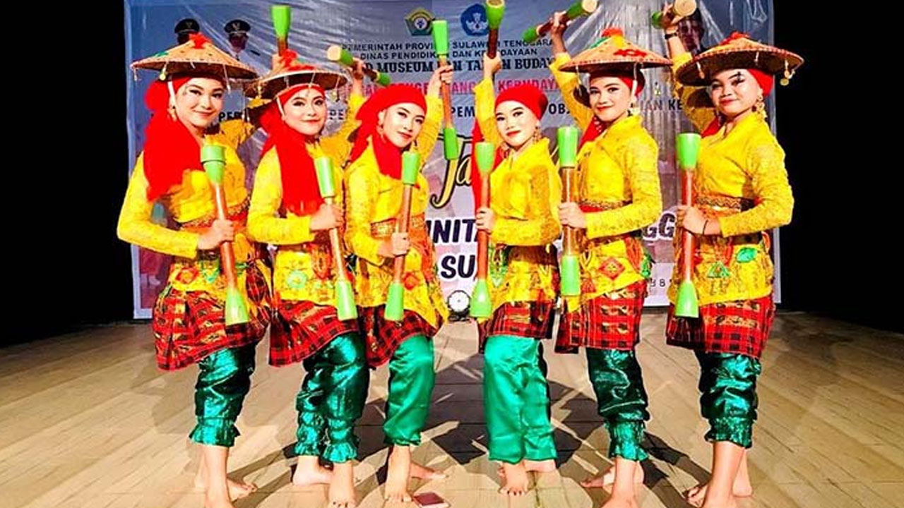 Tari Dinggu: Salah Satu Tarian Tradisional Khas Sulawesi Tenggara