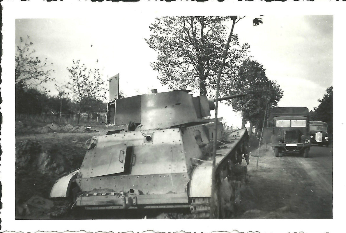 Orig Foto Poln Beutepanzer 7TP Kampf 1.Pz-Div To