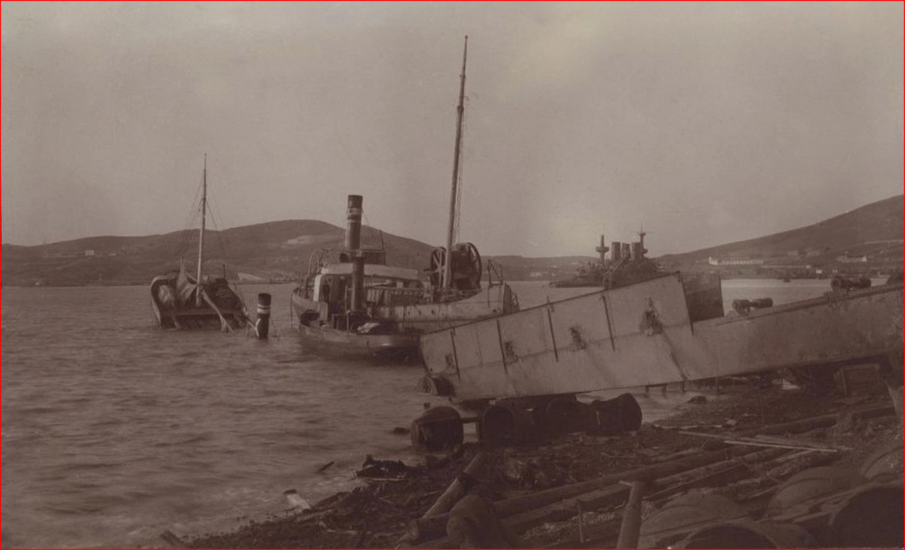 Потопленные артиллерийским огнём катера