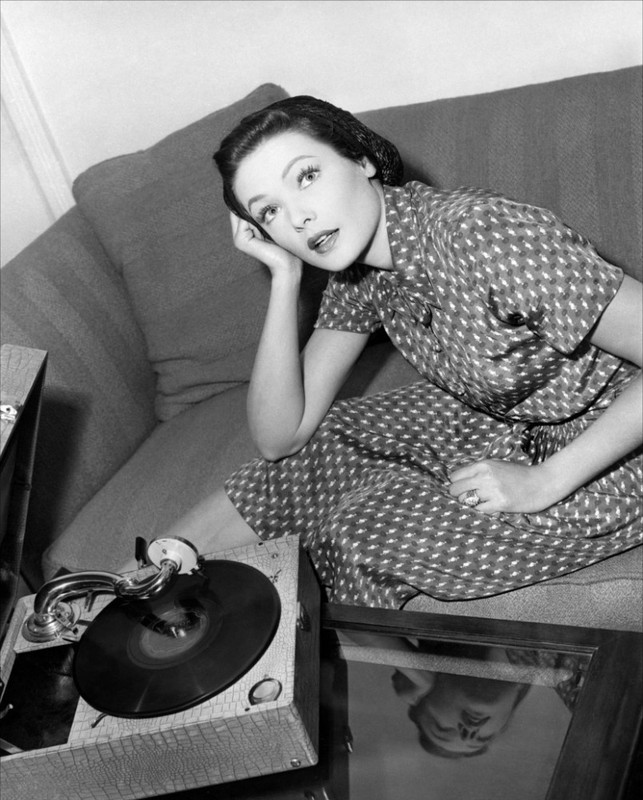 Gene_Tierney_mc37