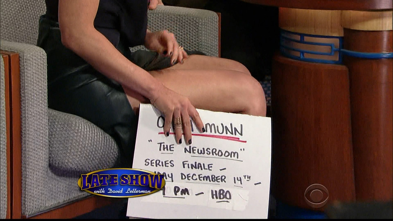olivia-munn-thigh-show-spectacular-letterman-dec-10-2014-54