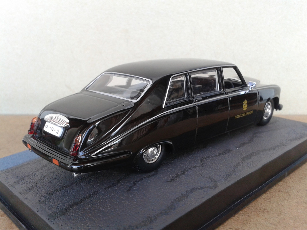 1987 Daimler DS420 Limousine (Universal Hobbies-Bond Collection) (6)