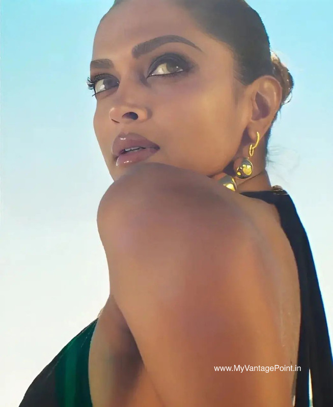 sexy-deepika-padukone-in-fighter-2024-movie