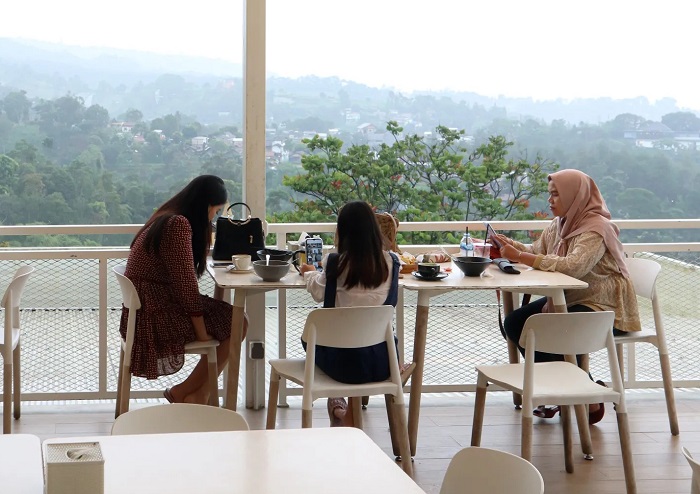 Tafso Barn, cafe Instagramable yang sekaligus bisa menjadi tempat wisata di Lembang, Bandung Barat, Jawa Barat. 