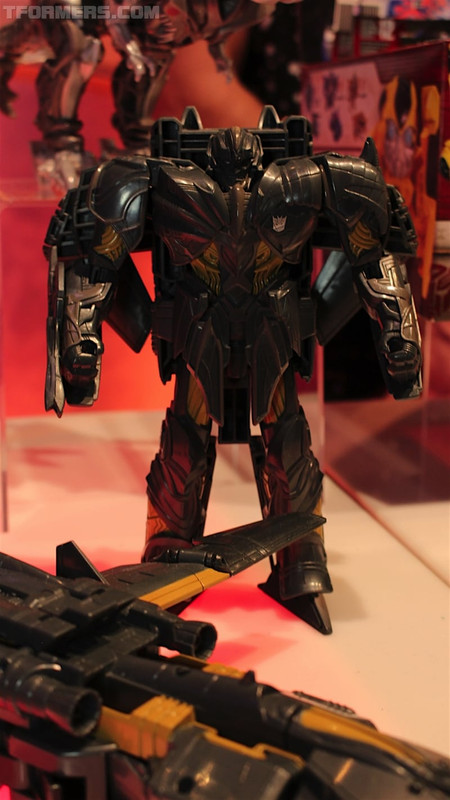 MORE Transformers Showroom Images Trypticon, Tit