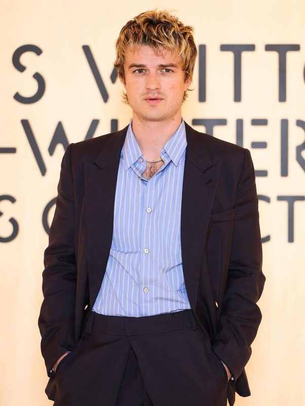 In_quella_che_è_ormai_diventata_una_tradizione_pharrell_ha_presentato_la_collezione_menswear_A