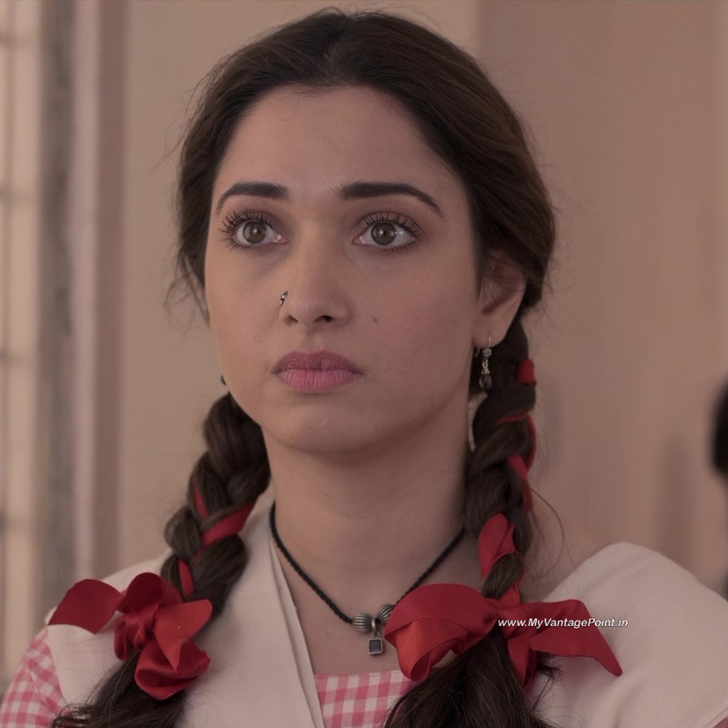 school-girl-look-of-tamannaah-bhatia-in-babli-bouncer-2022