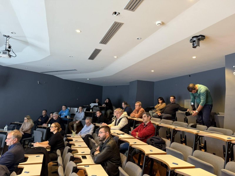 9c30cd3e 2f3f 4a84 959a 6d218e81a06c