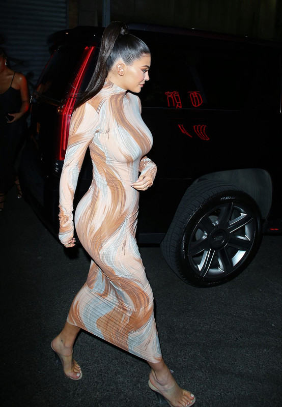 kylie-jenner-out-for-dinner-in-new-york-08-05-2018-1