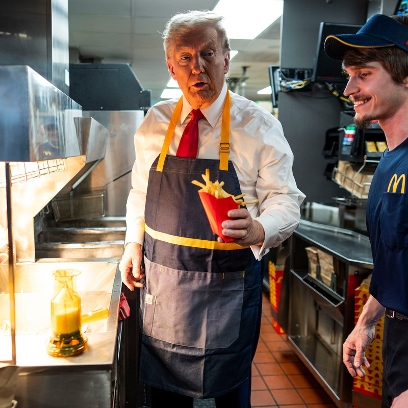 20TRUMP MCDONALDS lbgh medium Square At3X