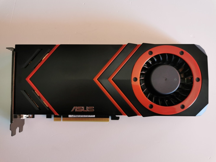 https://i.postimg.cc/hGgm5CLH/ASUS-HD-5870-V2-1-Go-Gddr5.jpg