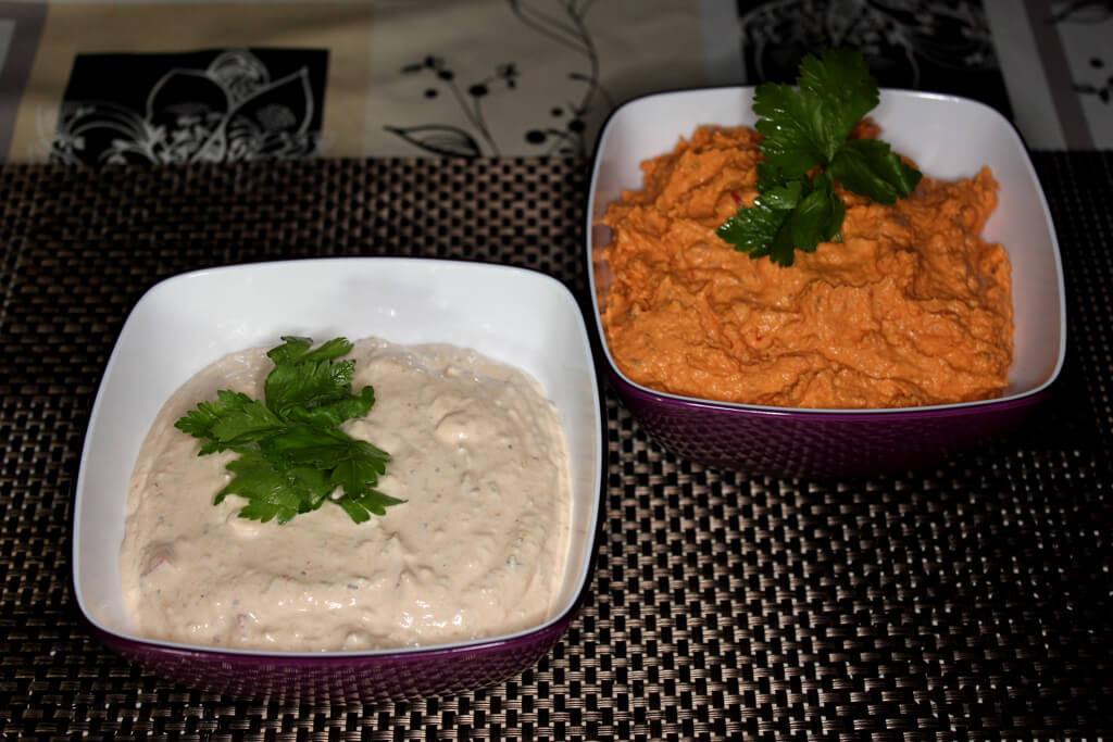 Tomaten-Avocado Dip mit Quark Tomaten-Avocado Dip mit Quark