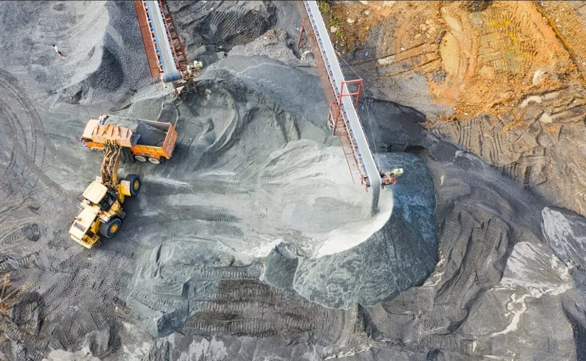 Derrumbe de mina de oro en Mali deja al menos 60 muertos