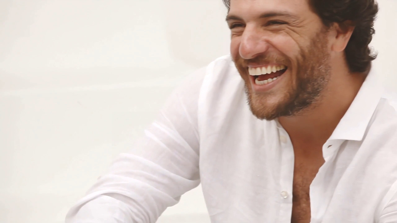 IstoÉ Gente _ Making-of Photoshoot _ Alinne Moraes e Rodrigo Lombardi.ts_snapshot_02.39.918