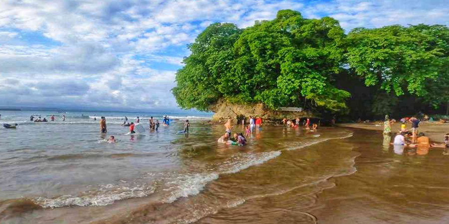 Fasilitas dan Aktivitas Menarik di Sekitar Pantai”900