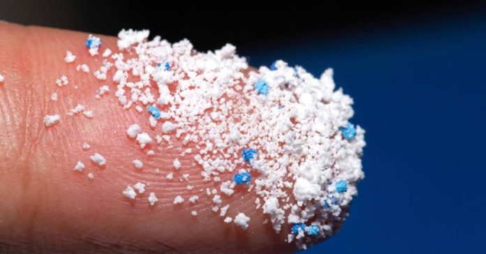 Microplásticos ahora también se encuentra en la sangre de los seres humanos