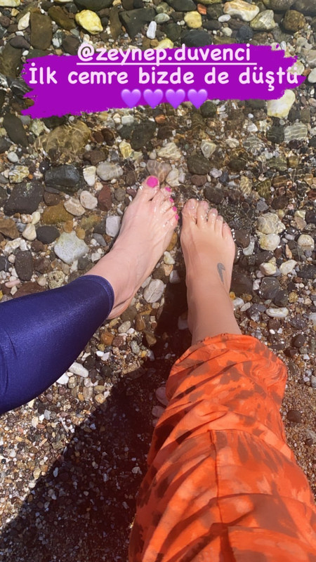 Ceyda-Düvenci-Feet-5680006