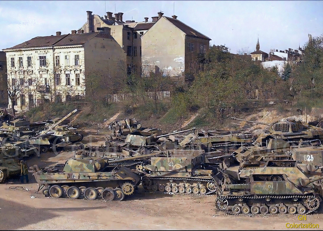 Armes et équipements abandonnés à Znojmo (Tchécoslovaquie) Znovo