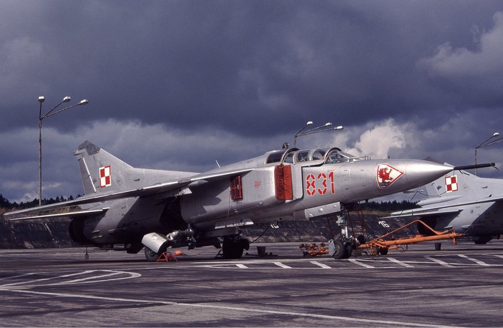 Polish Air Force Mikoyan Gurevich Mi G 23UB Schleiffert 1 thumb jpg 10cf4fdbd666d7b94170236b72b90411