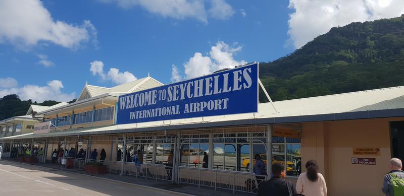 Seychelles-2ª parte de nuestra luna de miel. Se puede pedir más? - Blogs de Seychelles - DÍA 1 Y 2: JOHANNESBURGO – MAHE - PRASLIN (4)