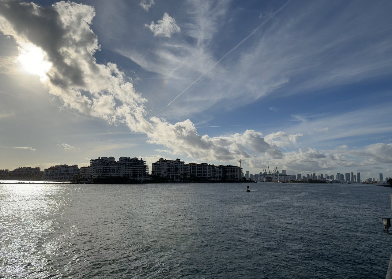 [Image: Miami-South-Point-Park0d.png]