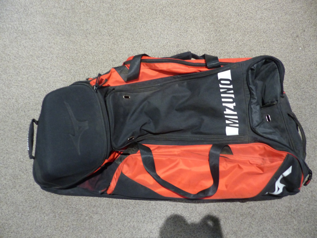 MIZUNO 36029510900000 SAMURAI WHEEL BAG FOR SOFTBALL AND BASEBALL