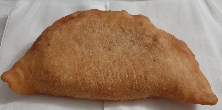 Panzerotto fritto con pomodori secchi