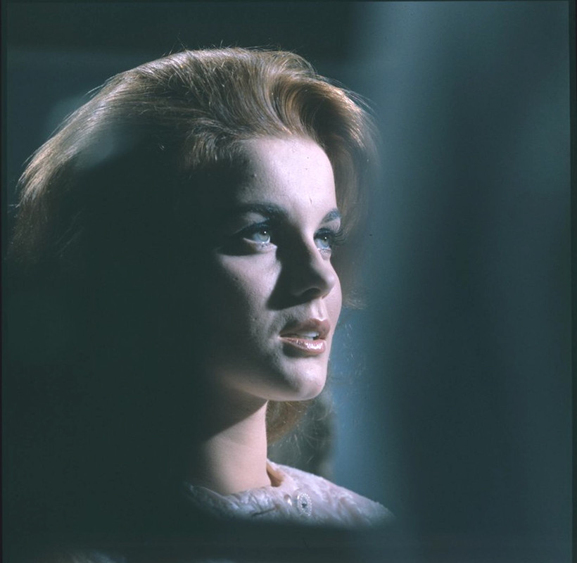 Ann-Margret_md03