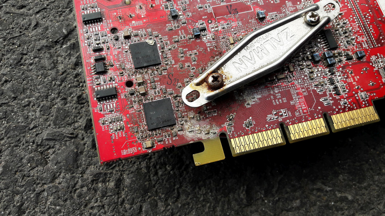 ATI9800PRO-ZLMVF700CU_03