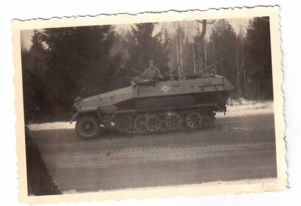 Foto 2.WK Schützenpanzerwagen Sd.Kfz. 251 Panzer