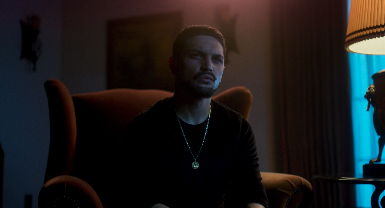 Too.Old.to.Die.Young.1x01.Volume.1.Il.Diavolo.ITA.ENG.1080p.AMZN