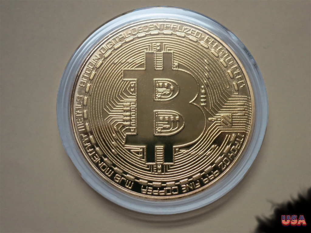 Bitcoin Gold Plated Physical BTC Coin Cryptocurrency Collectible w/ Display  Case | eBay
