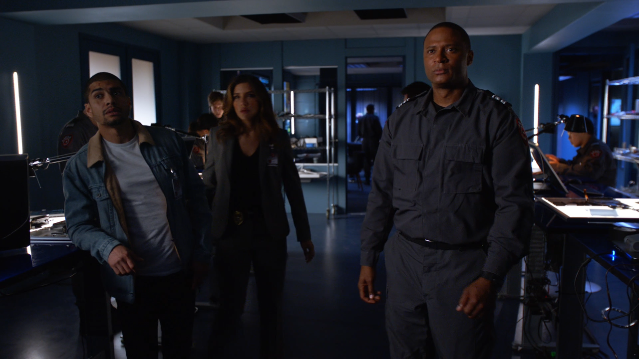 Arrow.S07E01.Inmate.4587.1080p.AMZN.WEB-DL.DDP5.1.H.264-CasStudi