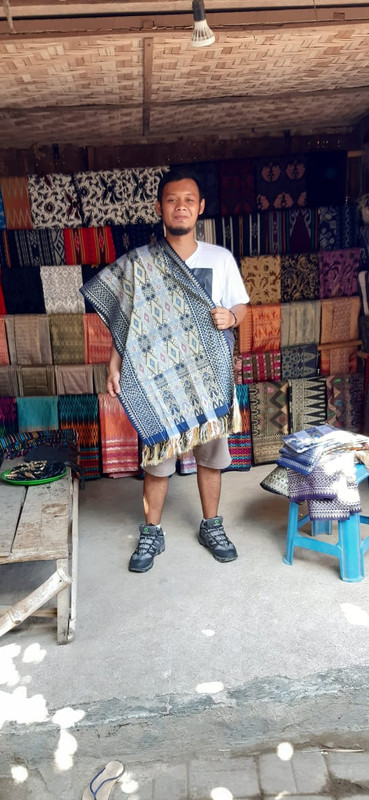 Kain tenun hasil suku asli di Desa Sade Lombok, Rabu (11/3/2020).