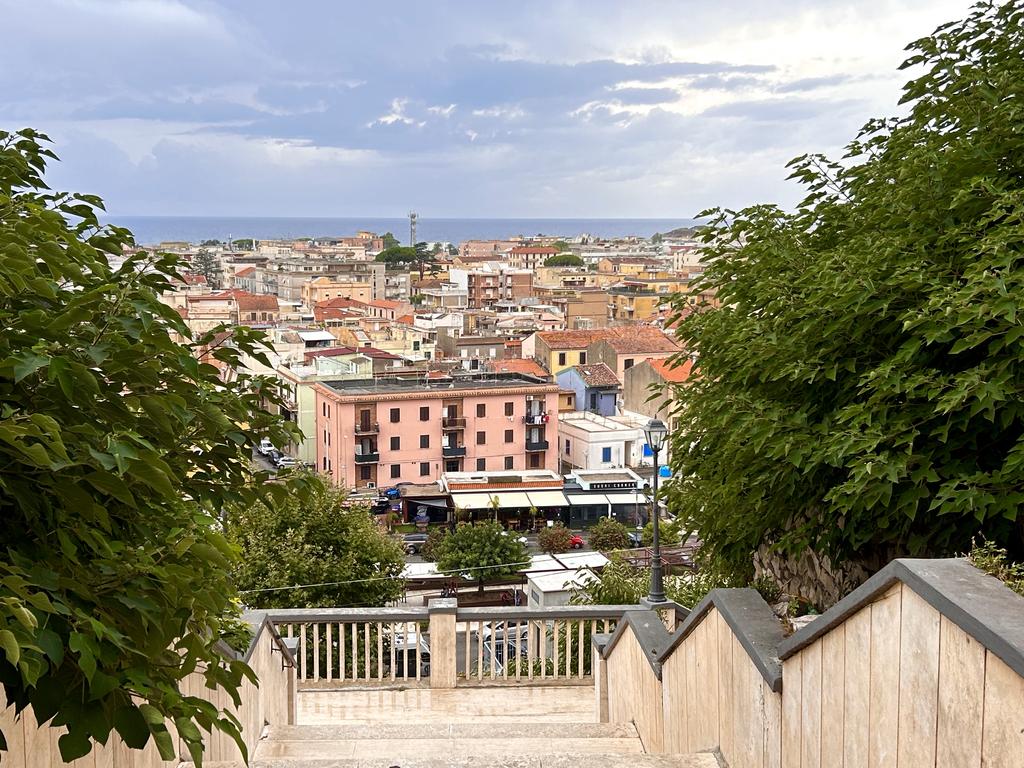 Жаркий сентябрь на побережье Тирренского моря.