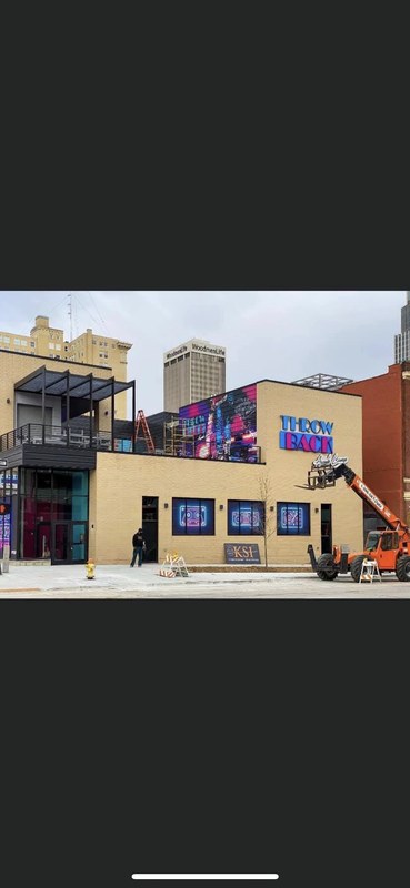 3640E1C8-3861-43CB-A472-4551305EC108