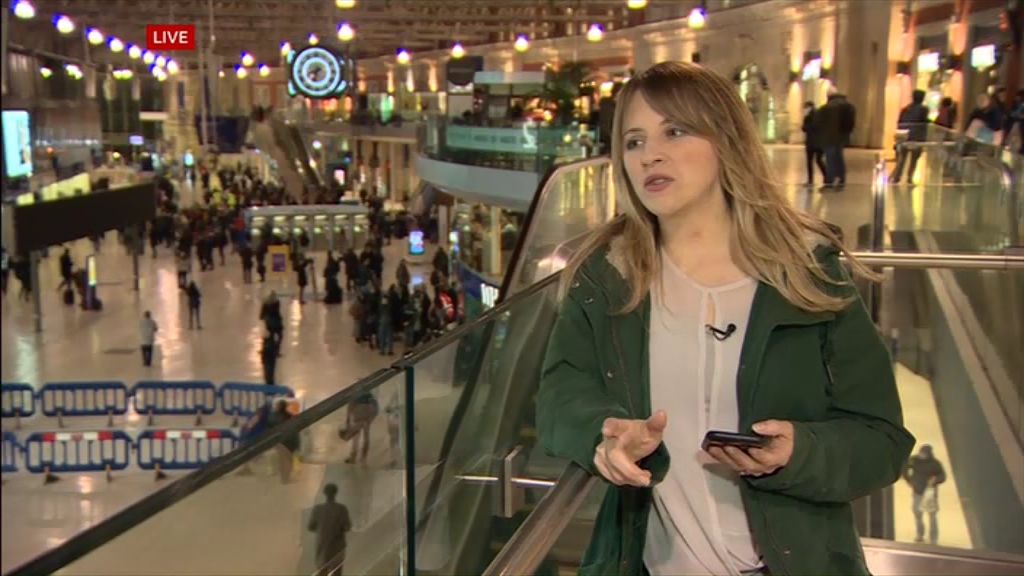 BBC London News_20220218_18301900.ts_snapshot_11.43.657
