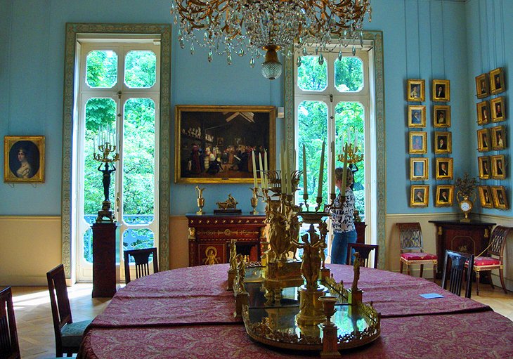 https://i.postimg.cc/hGwkmqQJ/france-paris-museums-musee-marmottan-monet.jpg
