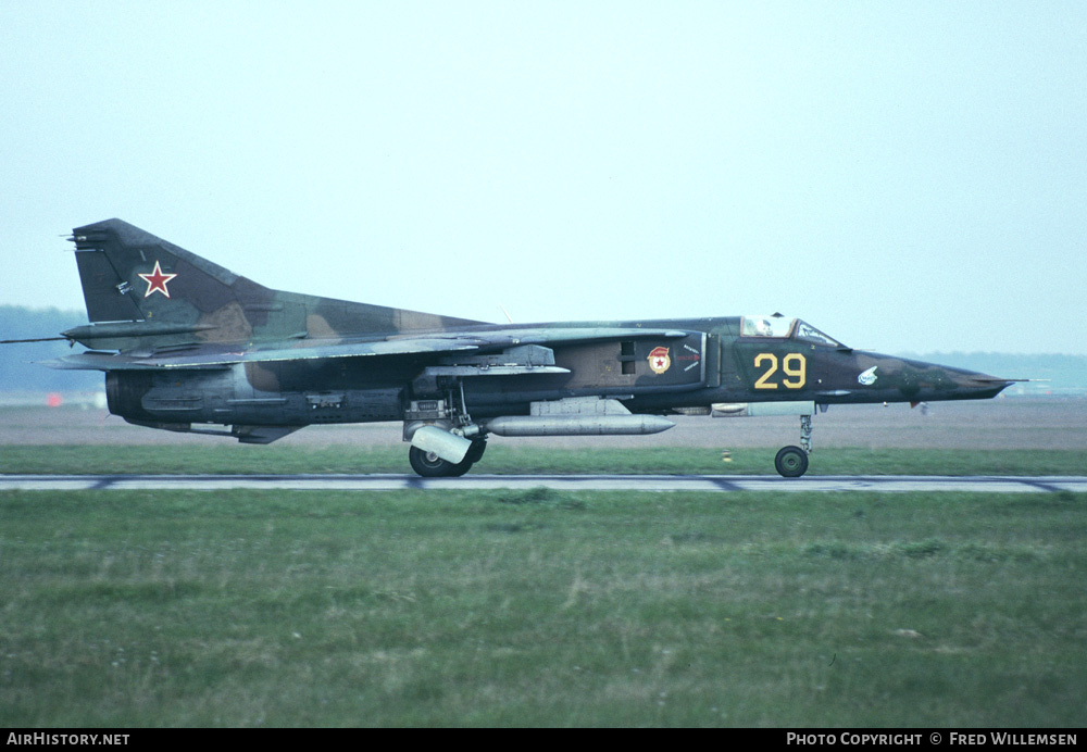 19 GvAPIB Mig-27D Yellow 29_61912556199_29.04.91