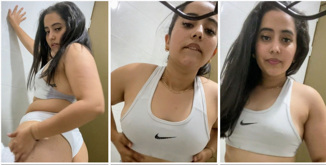 Hot model flashing her boobs and stripping new