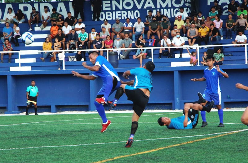 CARF es campeón de la Primera Fuerza de Fútbol Soccer