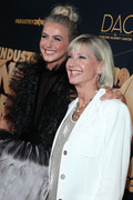 Olivia-Newton-Johnon-md90