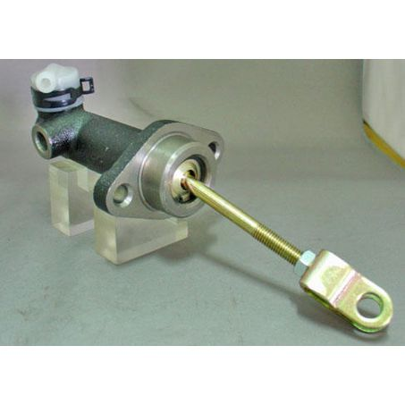 CLUTCH MASTER CYLINDER CLUTCH MASTER CYLINDER