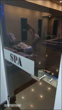 [Image: Voyeur30035104214.jpg]