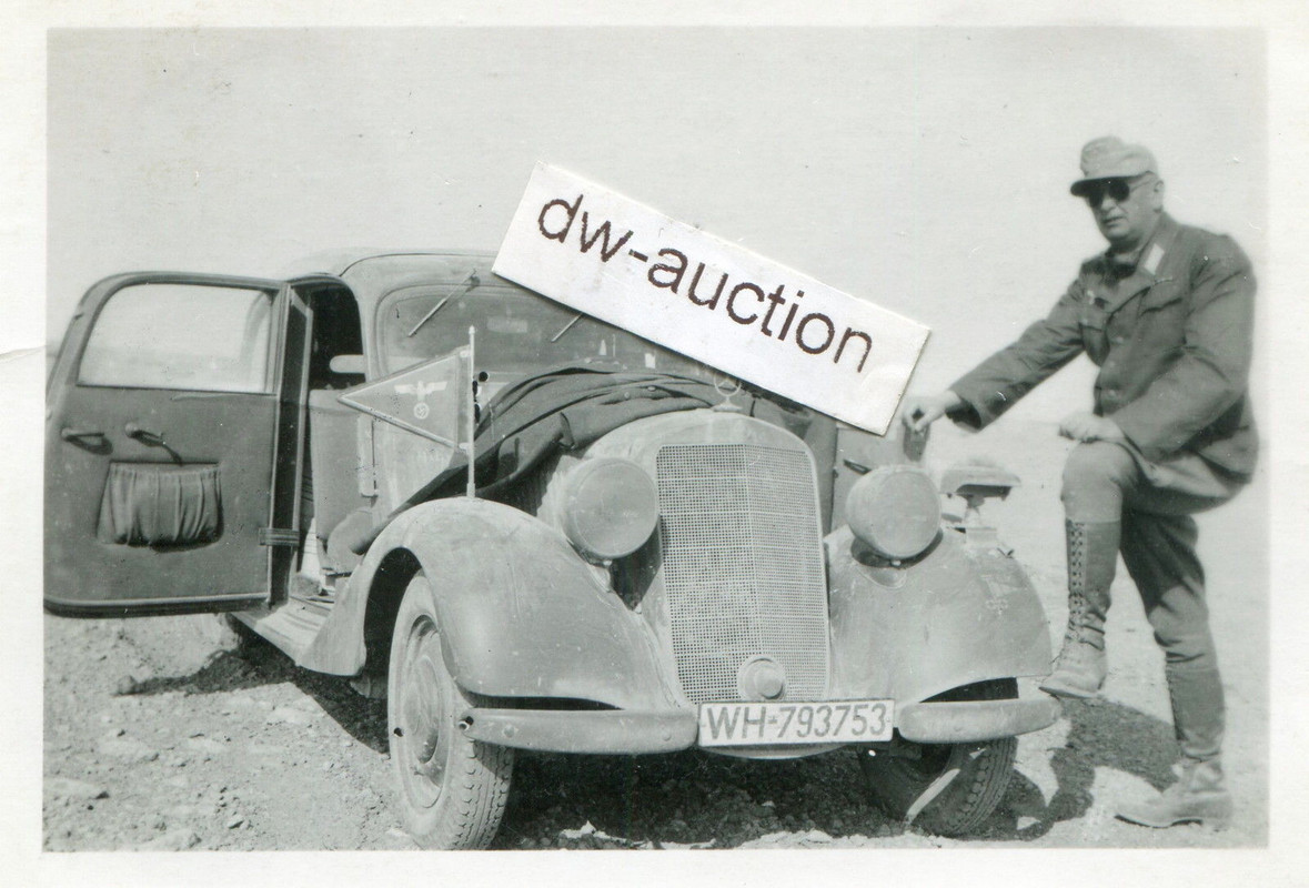 Afrika DAK , Fahrzeug mit Stander (1)