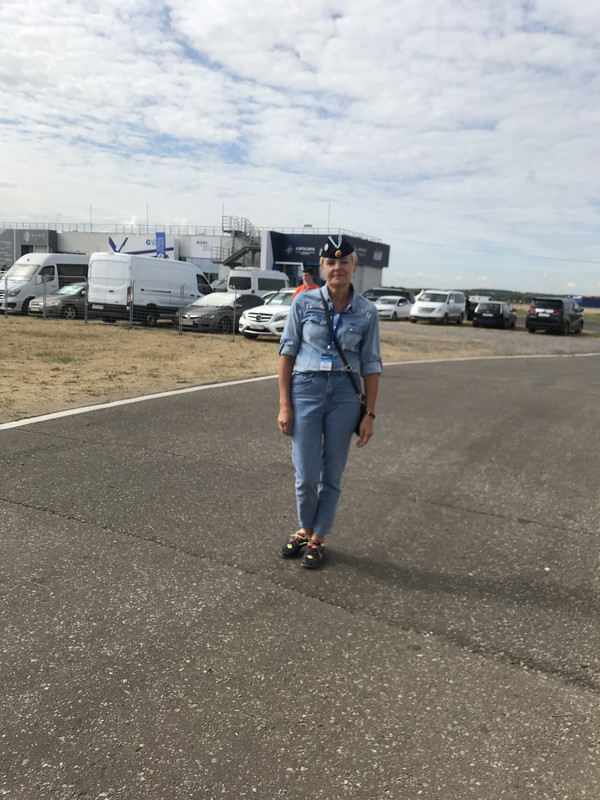 B5E145A1-17D9-410F-8E5E-0196D2F3B71D